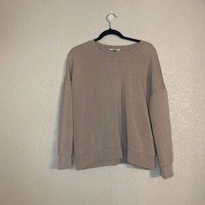 Cable and Guage studio tan sweater Sz Medium